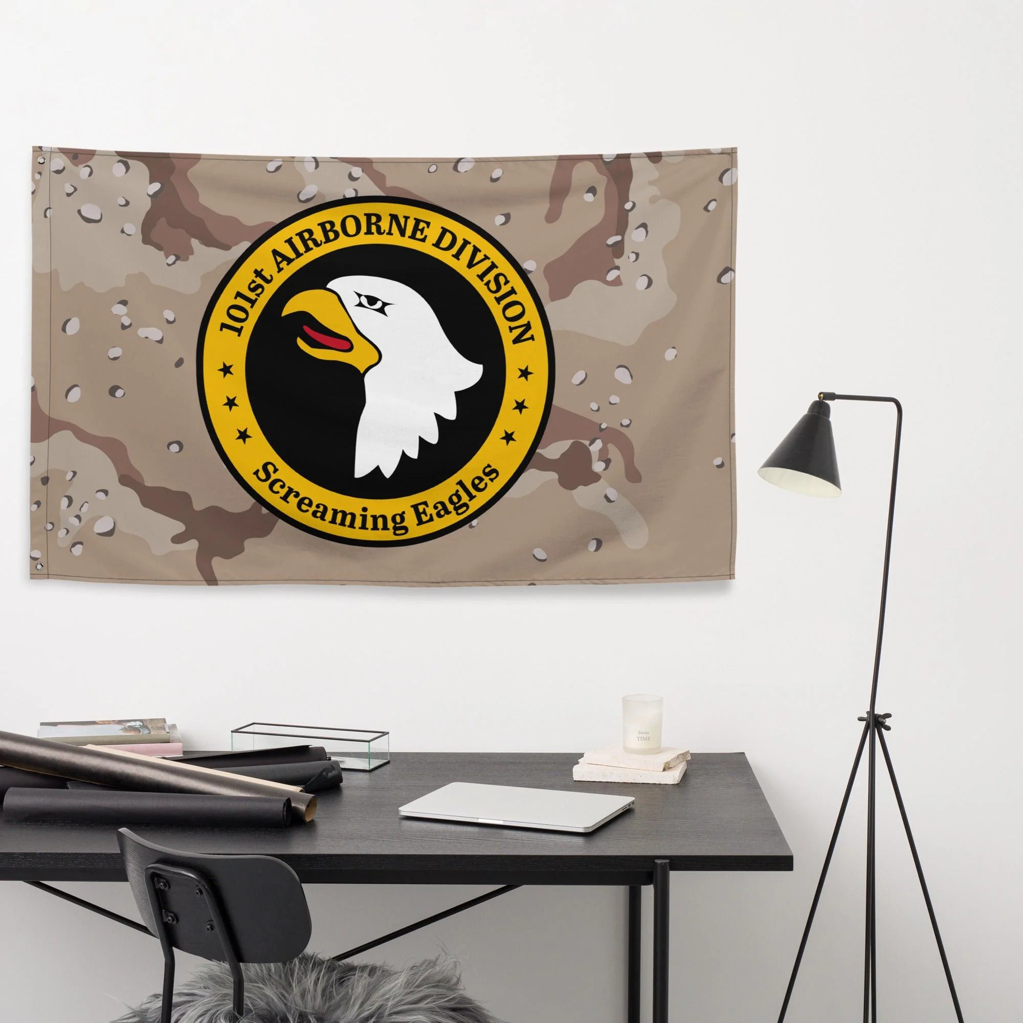 101st Airborne Desert Storm Camo Emblem Flag - Image 2