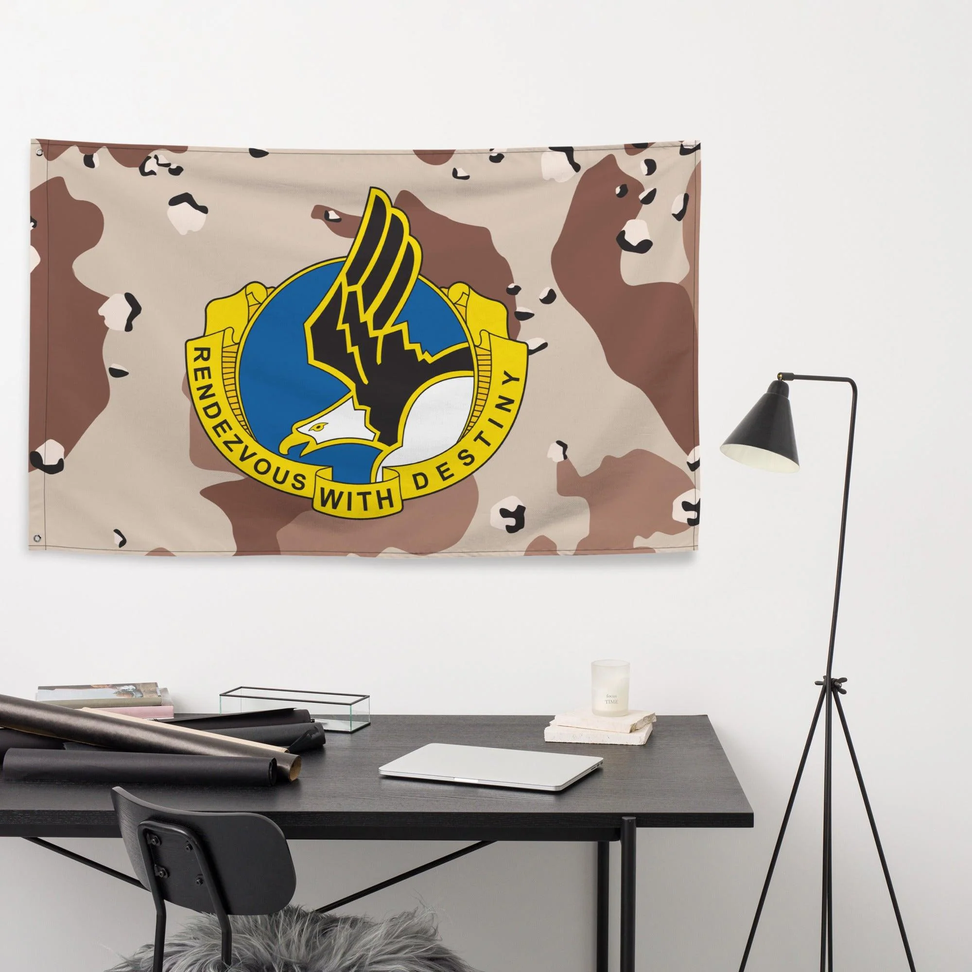 101st Airborne Division Insignia Chocolate Chip Camo Flag - Image 2