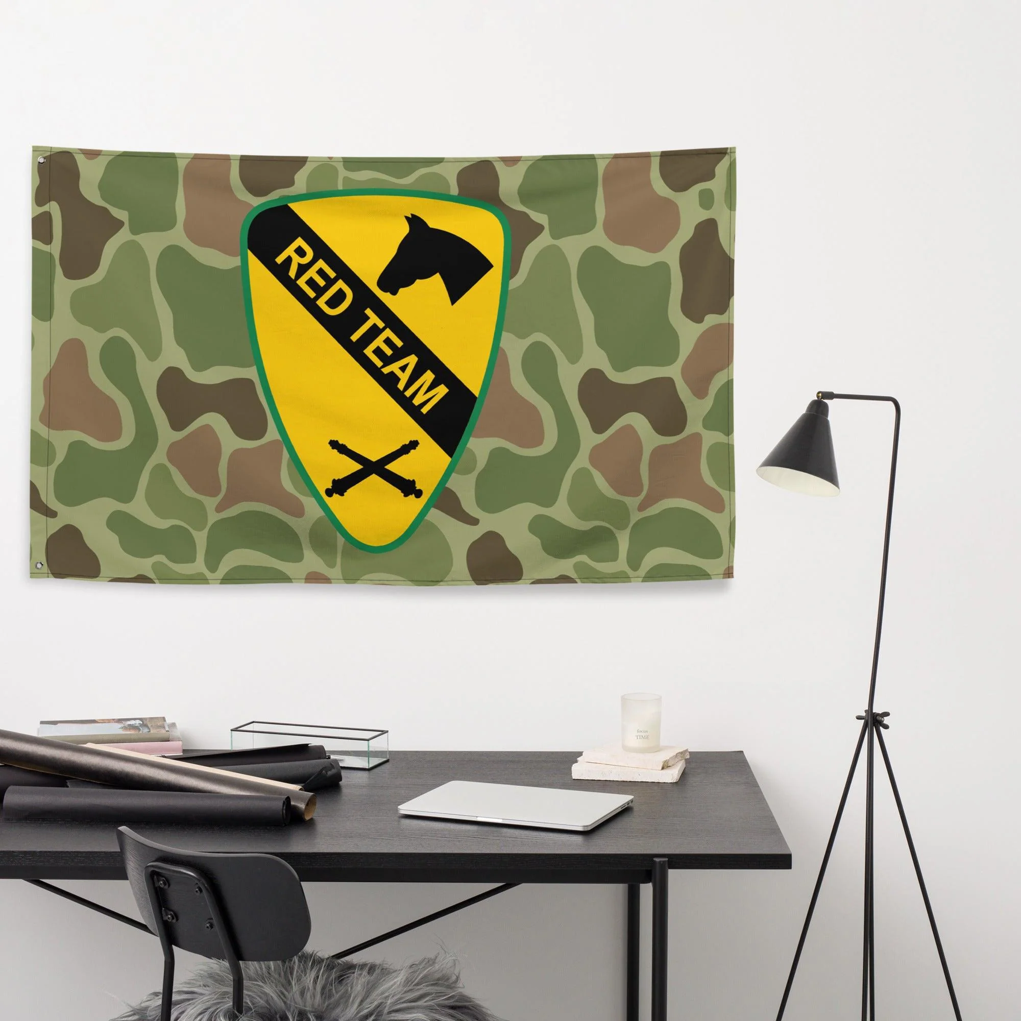 1st Cavalry Division Artillery 'Red Team' Frogskin Camo Flag - Image 3