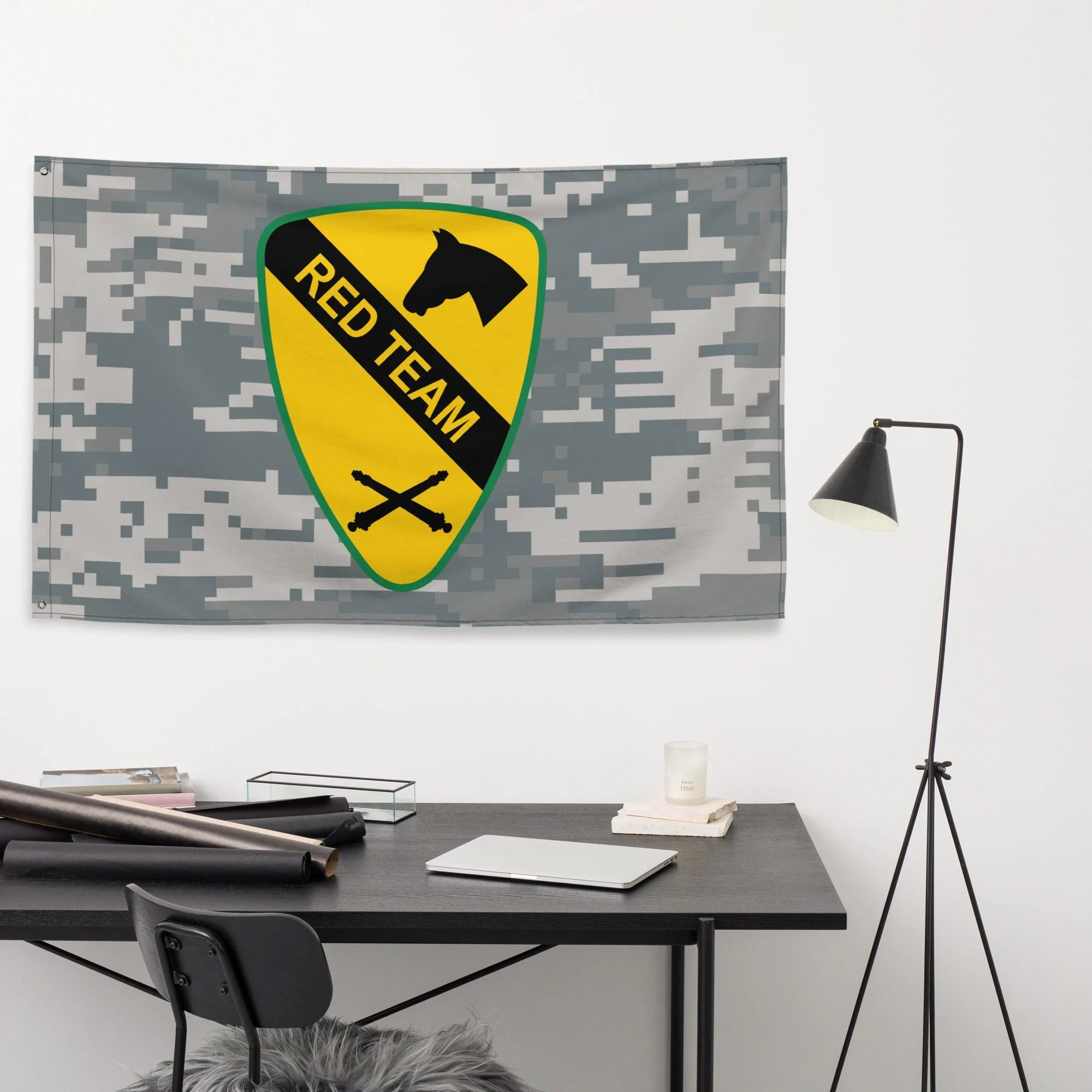1st Cavalry Division Artillery 'Red Team' UCP Camo Flag - Image 3