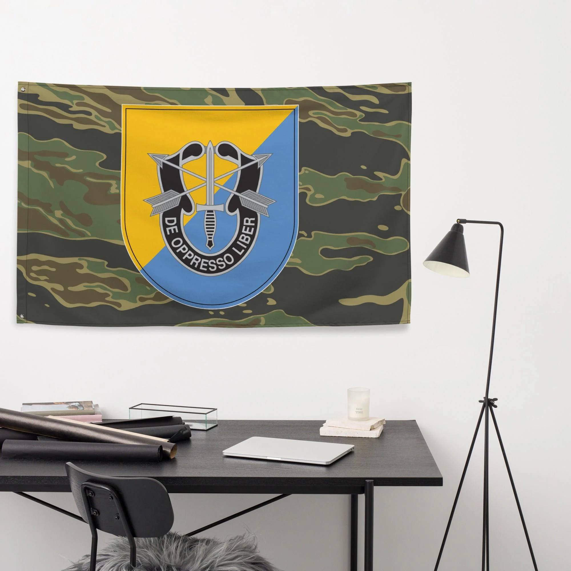 8th Special Forces Group (8th SFG) Tiger Stripe Camo Flag - Image 2