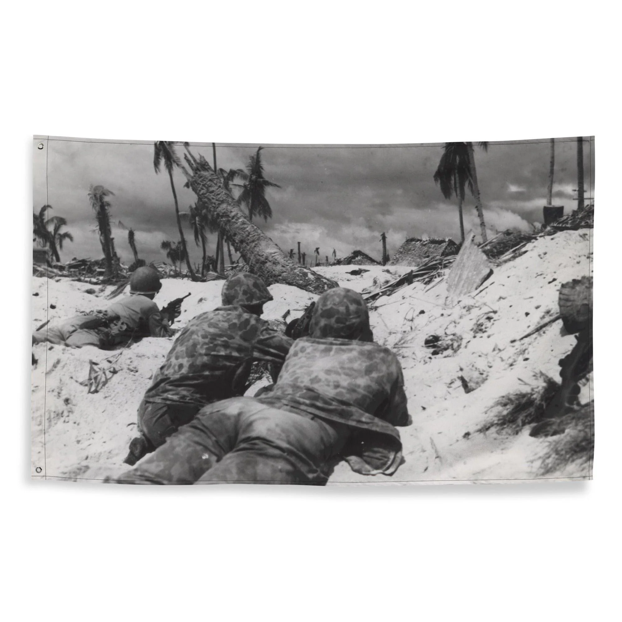 Marines on Tarawa Beachhead USMC WW2 Flag - Image 4