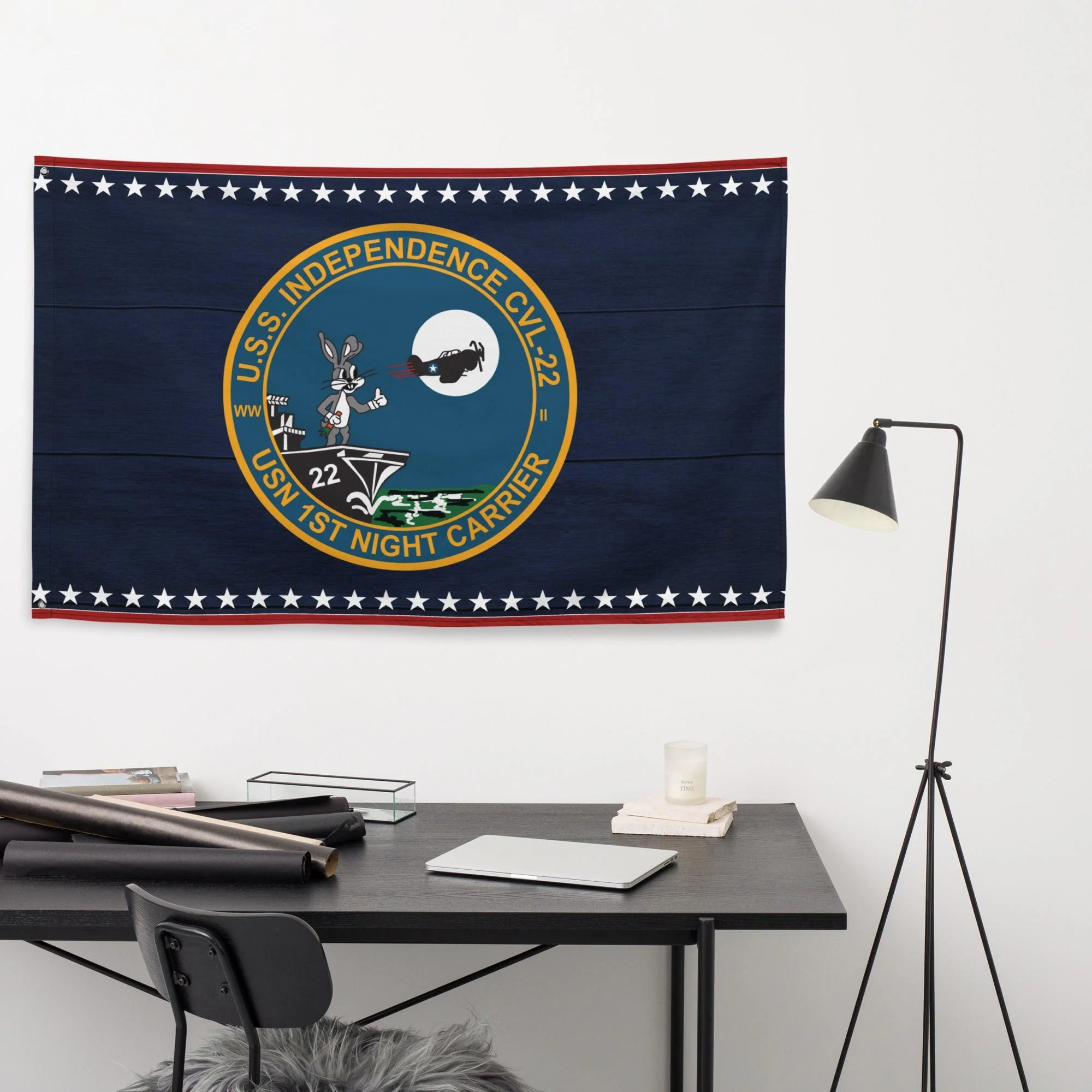 Patriotic USS Independence (CVL-22) Ship's Crest Emblem Wall Flag - Image 3